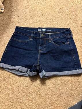 Old Navy Women's Semi-Fitted Dark Wash Denim Roll-Cuff Jean Shorts Size 4